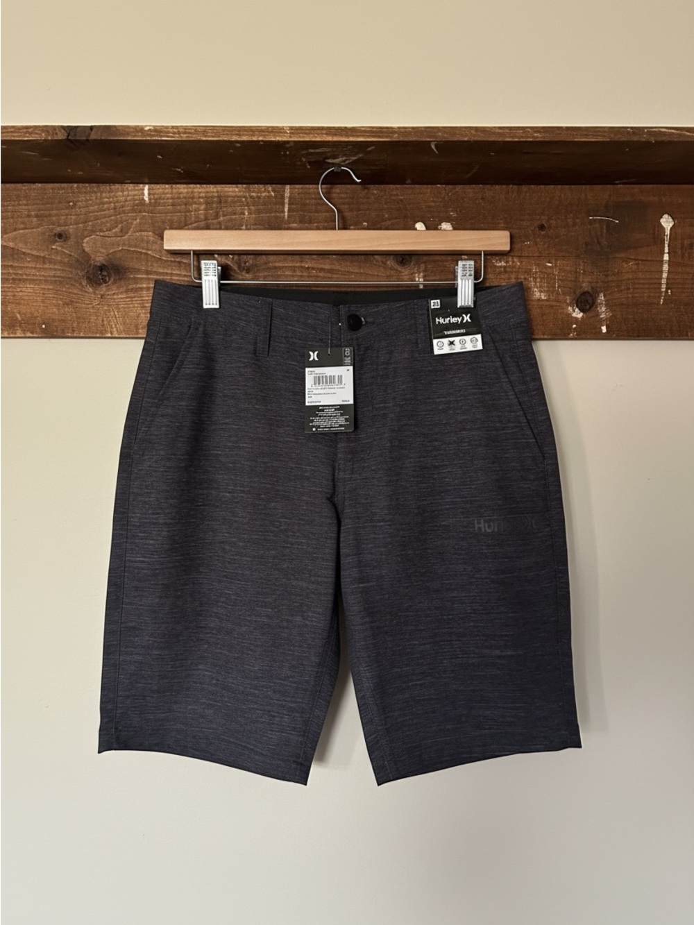 Hurley HYBRID WALK SHORT BLACK
HEATHER- Men’s Size 28 NWT